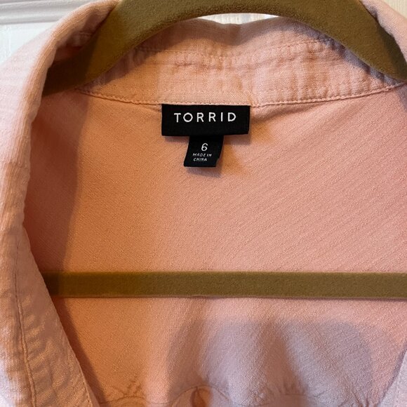 Torrid Women's Shirt Plus Size Button Down Long Sleeve Pink Size 6 - Picture 2 of 5